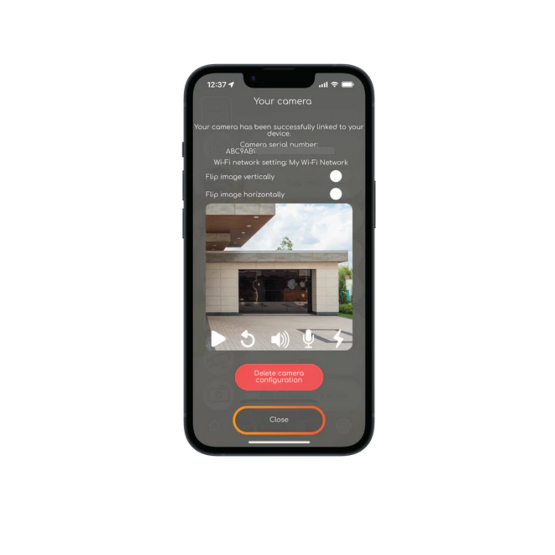 Camera feed visible in the Remootio app