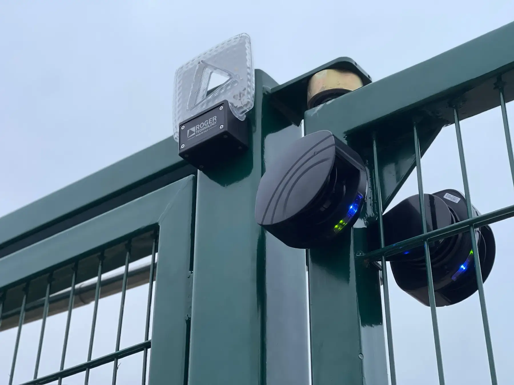 Safety laser sensor on an electric gate